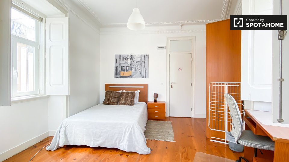 Double room Lisbon, 5 beds, 120m² — photo 3