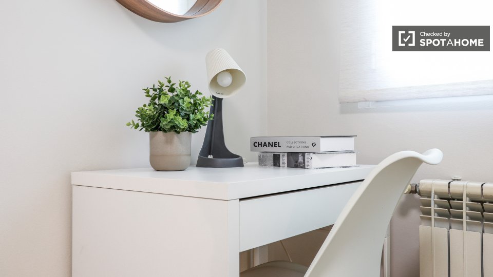 Double room Madrid, 4 beds — photo 34