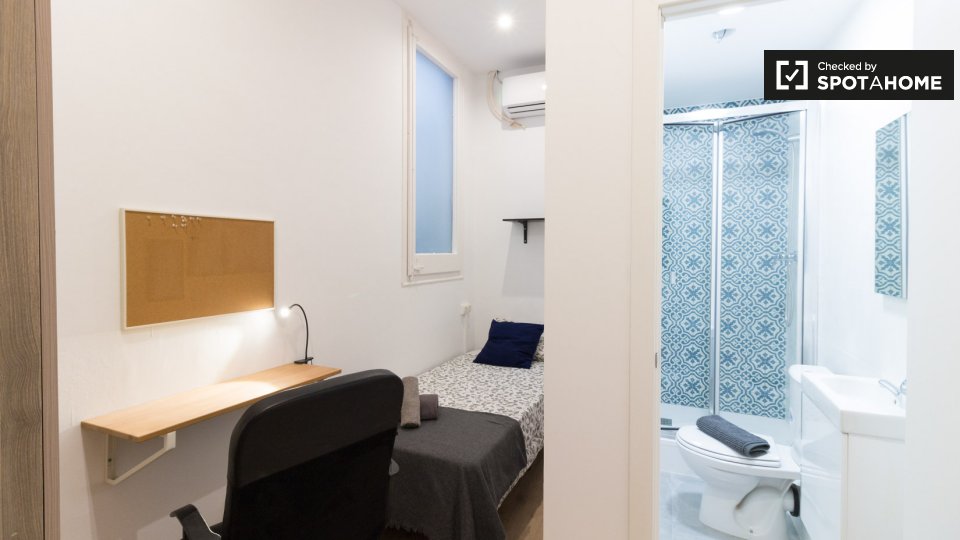 Double room Barcelona, 7 beds, 160m² — photo 1