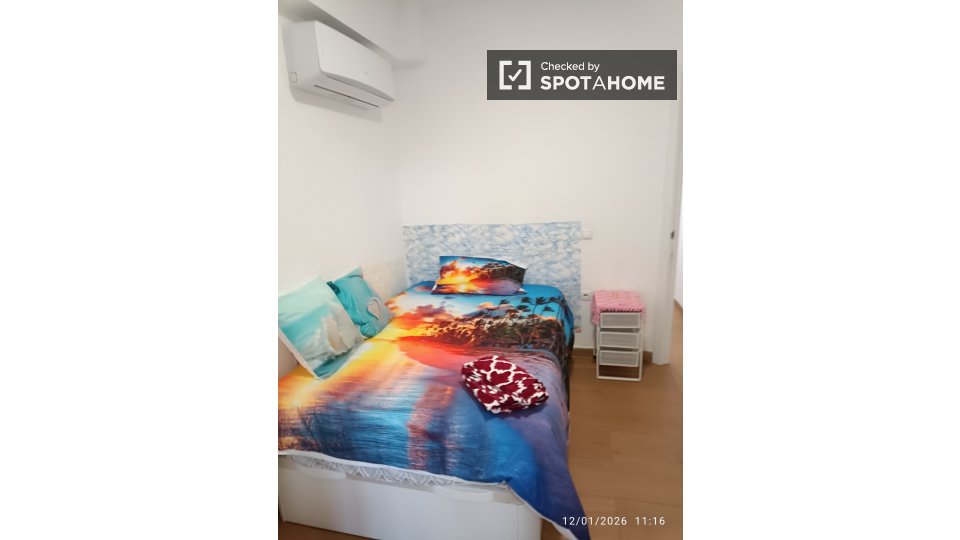 Double room Madrid, 5 beds, 120m² — photo 28