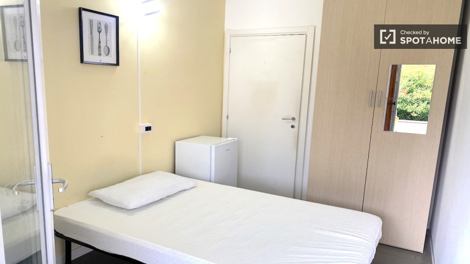 Double room Rome, 4 beds — photo 4