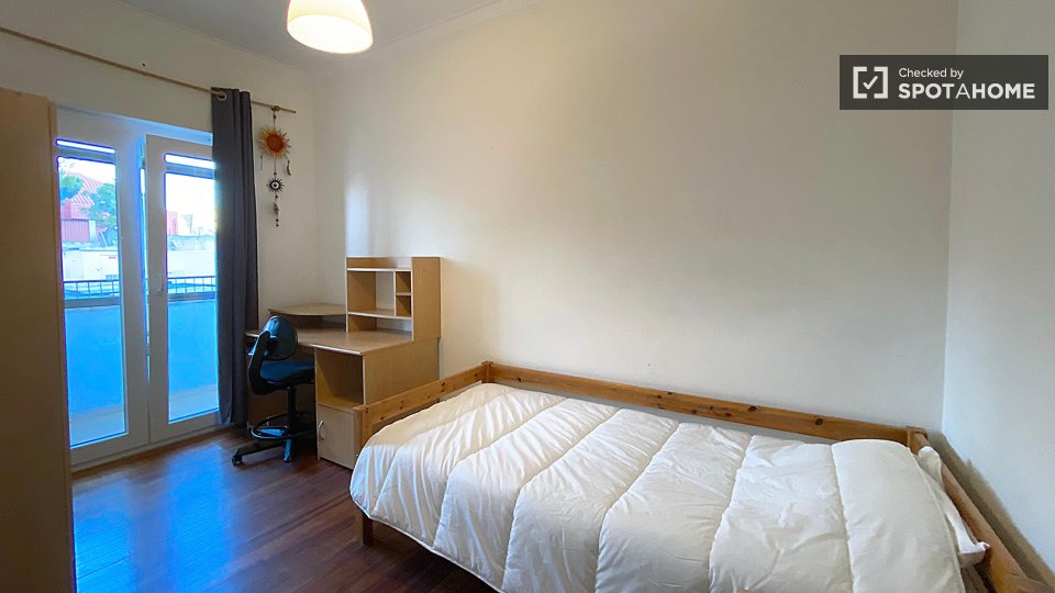 Double room Lisbon, 1 bed, 60m² — photo 32