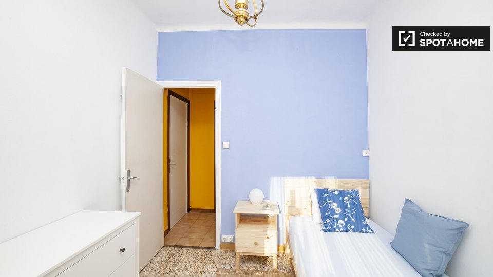 Double room Barcelona, 5 beds, 105m² — photo 3