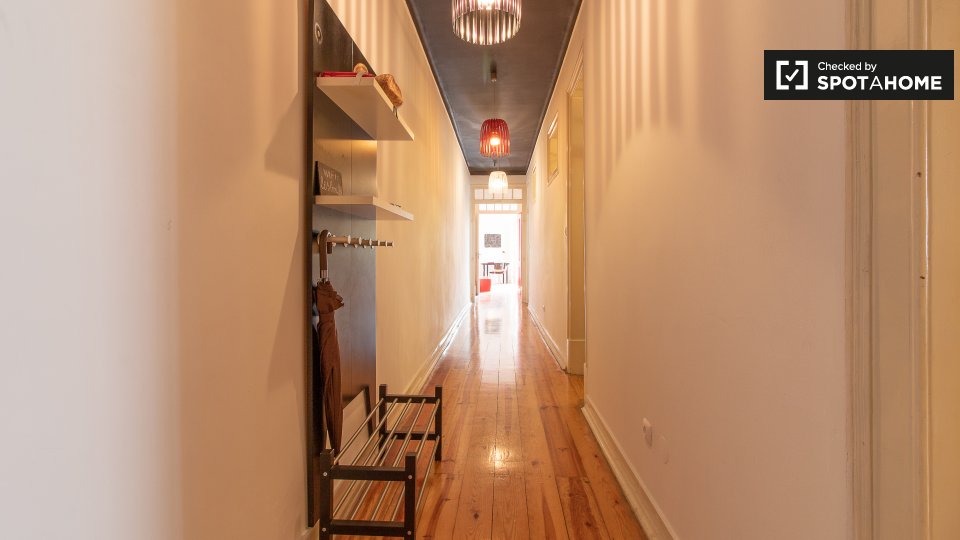 Apartment Lisbon, 2 beds, 100m² — photo 19