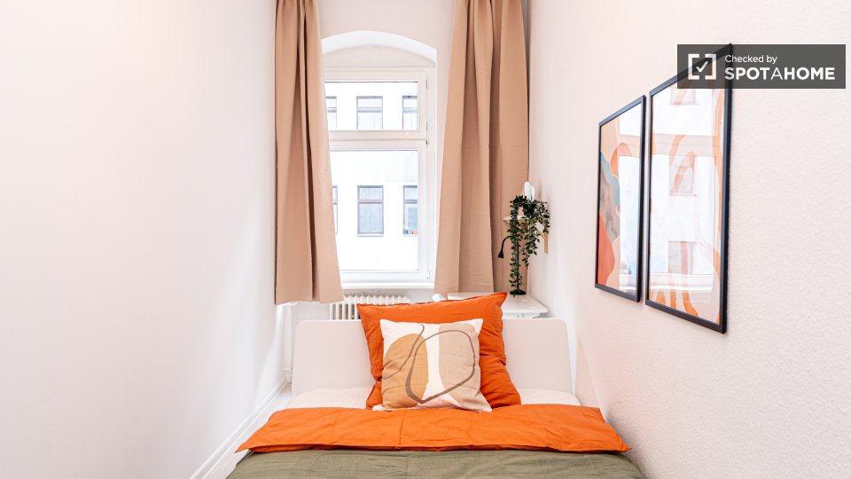 Double room Berlin, 5 beds, 73m² — photo 15