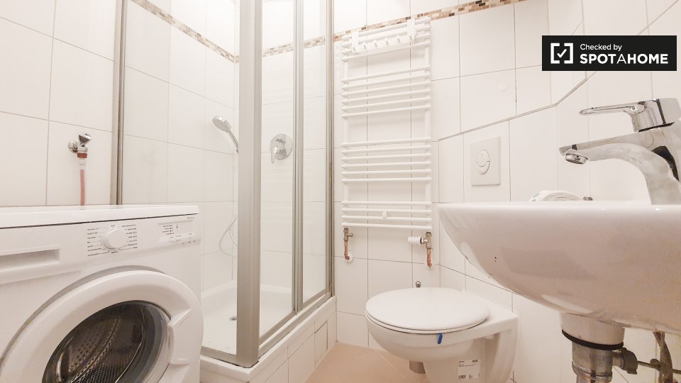 Double room Berlin, 3 beds — photo 8