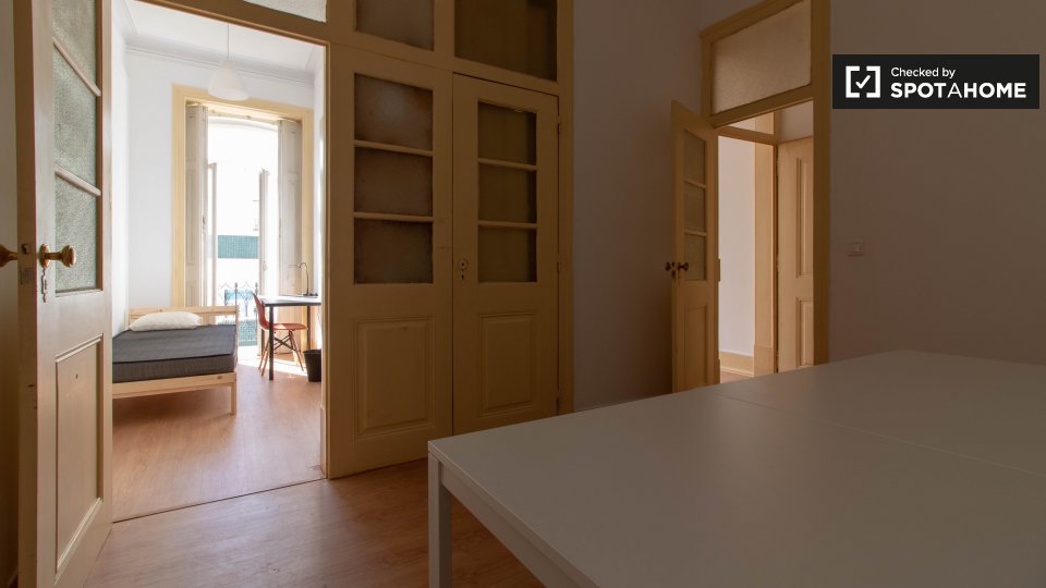 Double room Lisbon, 8 beds — photo 9