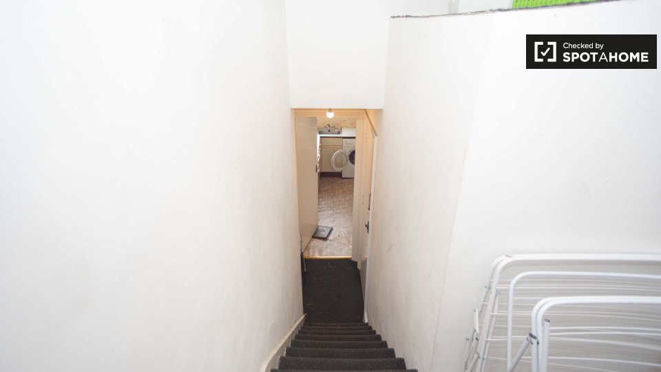 Double room London, 3 beds — photo 6