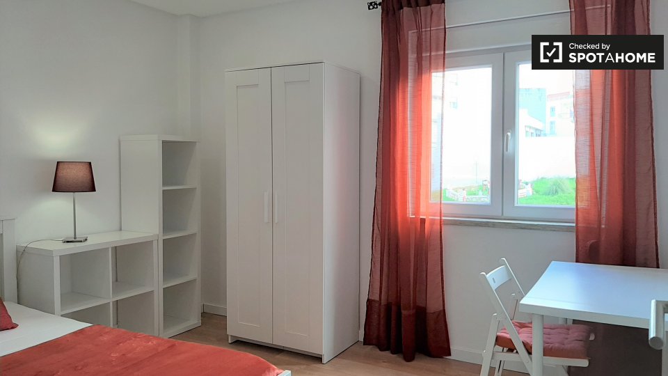 Double room Lisbon, 4 beds, 100m² — photo 10