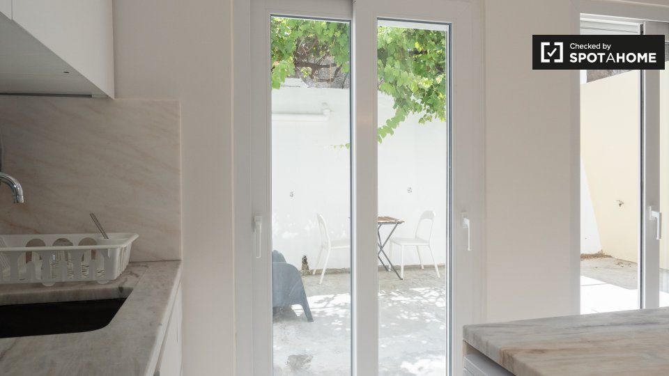 Apartment Lisbon, 2 beds, 70m² — photo 15