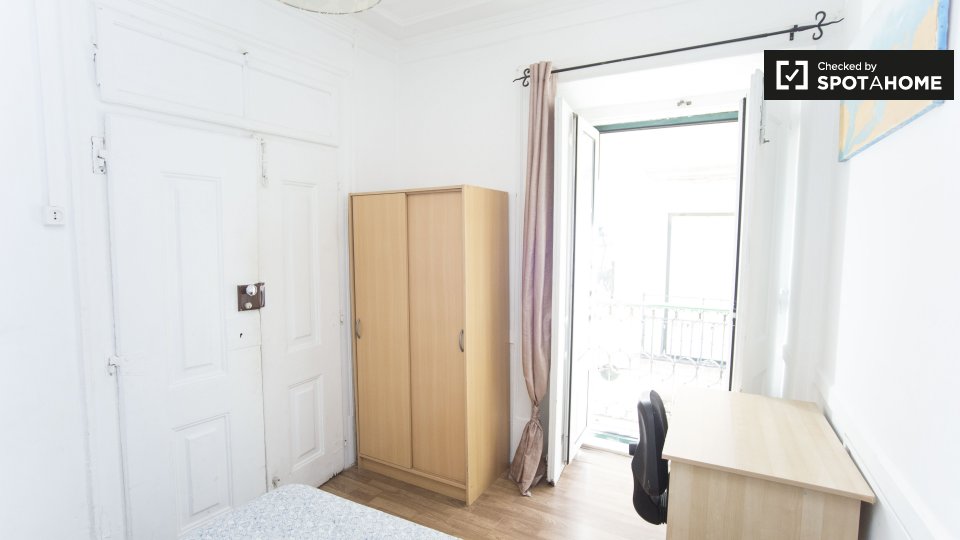 Apartment Lisbon, 5 beds, 94m² — photo 7