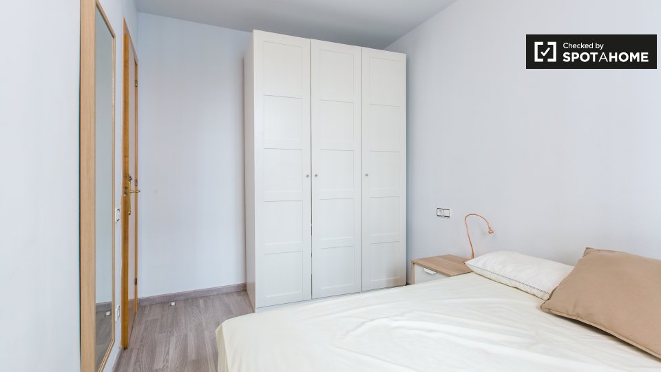 Apartment Barcelona, 3 beds, 60m² — photo 13