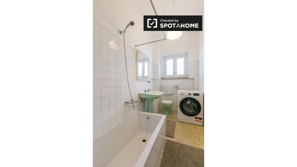 Double room Lisbon, 2 beds, 60m² — photo 13