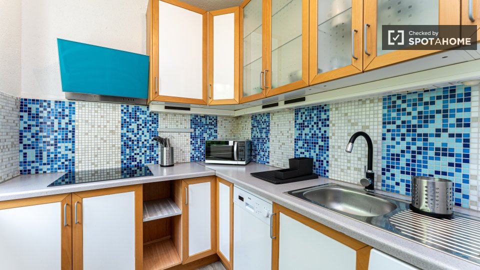 Double room Berlin, 5 beds, 59m² — photo 12