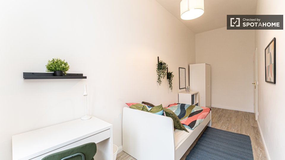 Double room Berlin, 6 beds, 101m² — photo 10