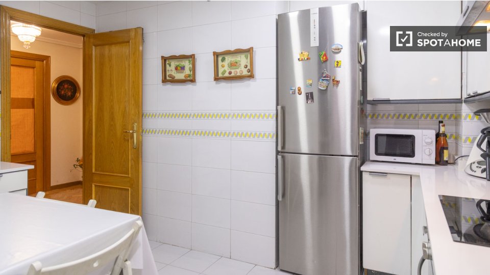 Double room Madrid, 3 beds, 150m² — photo 26