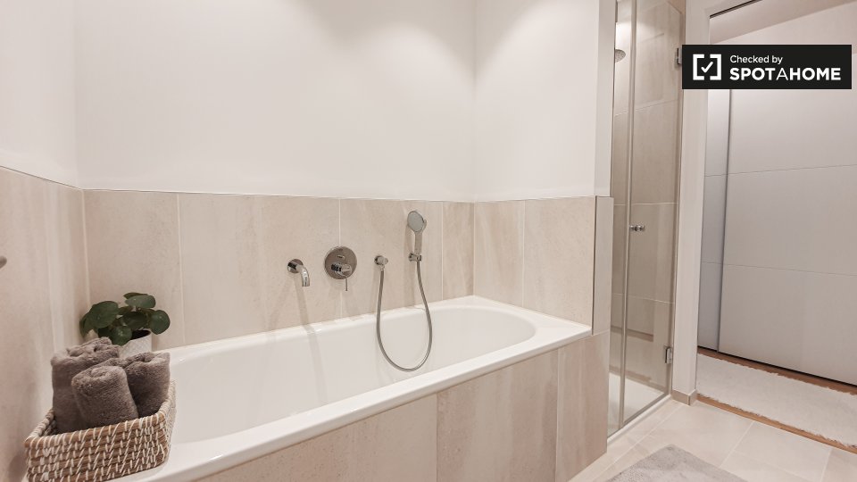 Apartment Berlin, 1 bed, 54m² — photo 12
