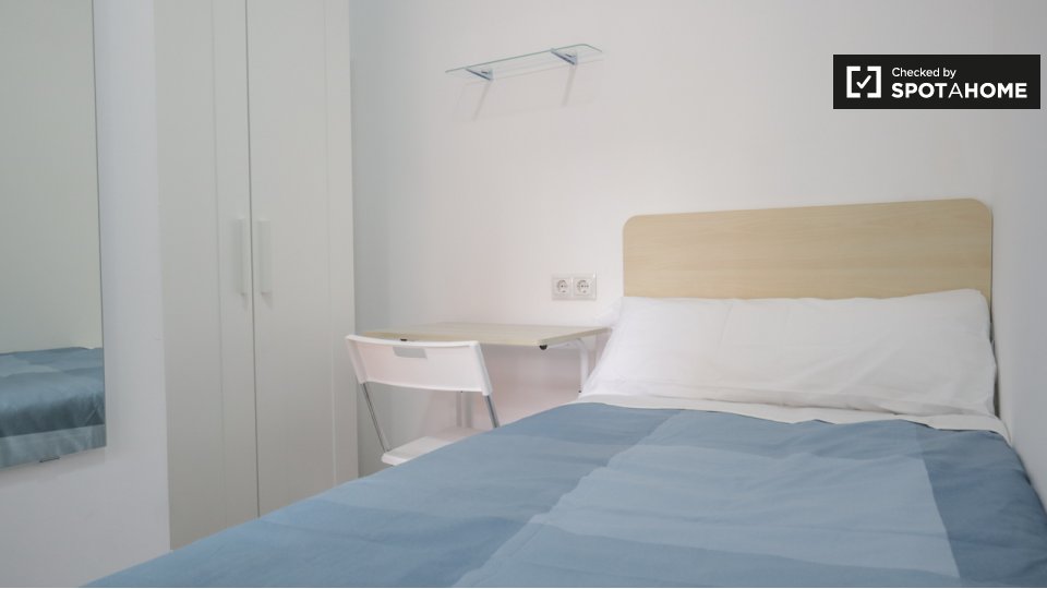 Double room Madrid, 5 beds — photo 7