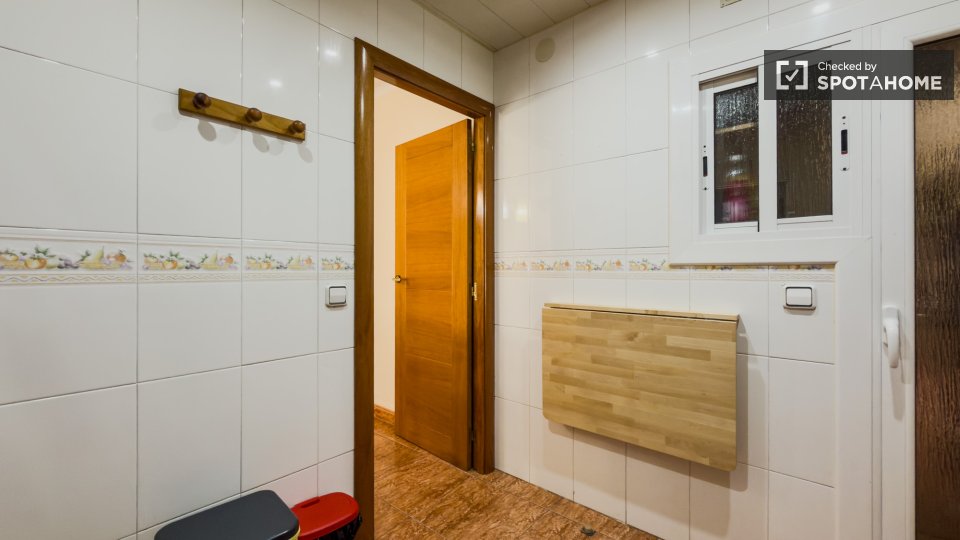 Apartment Barcelona, 3 beds, 75m² — photo 31
