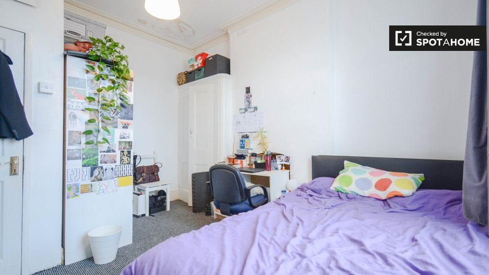 Double room London, 3 beds — photo 1
