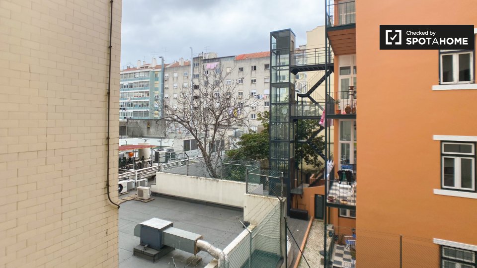 Double room Lisbon, 4 beds, 240m² — photo 5