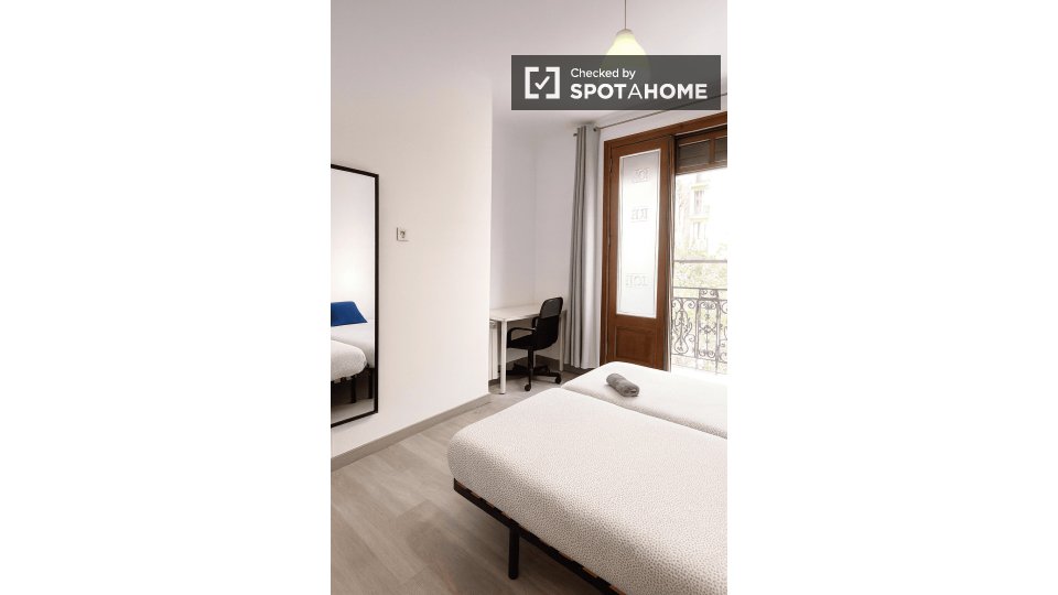 Double room Barcelona, 10 beds, 180m² — photo 62