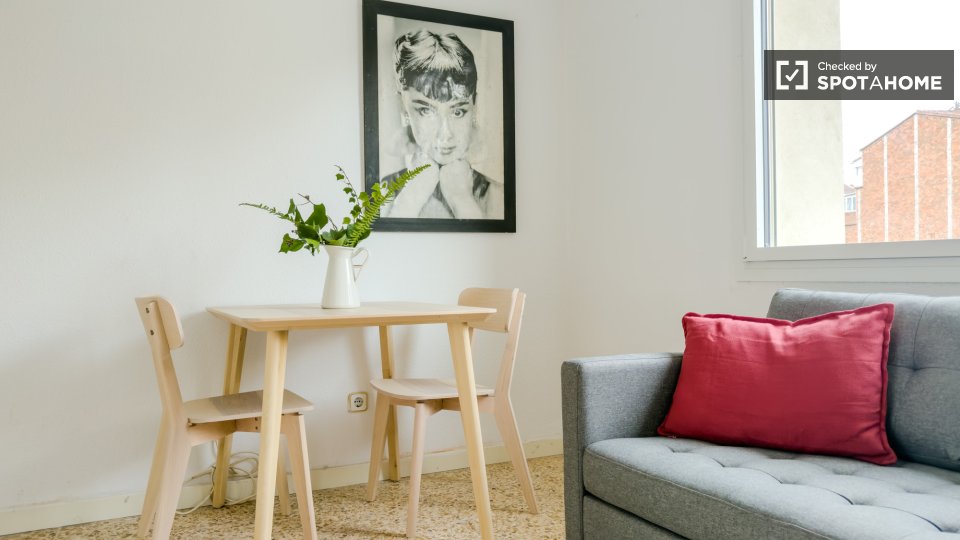 Estudio en alquiler en Sant Antoni, Barcelona