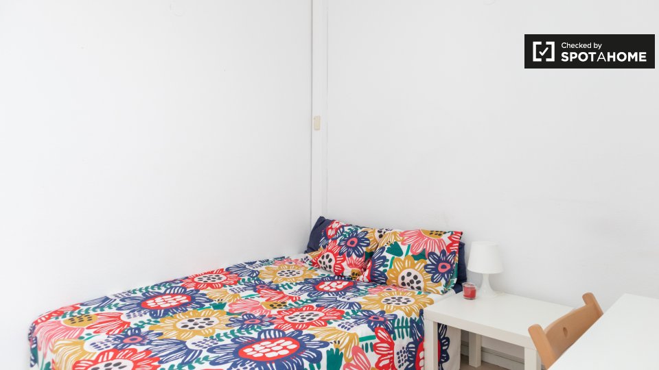 Double room Madrid, 13 beds, 220m² — photo 1