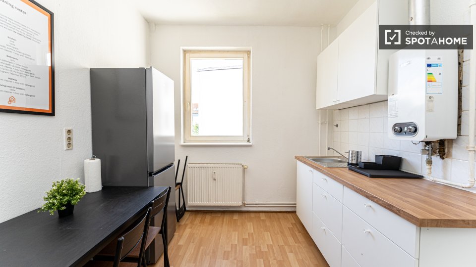 Double room Berlin, 5 beds, 84m² — photo 7