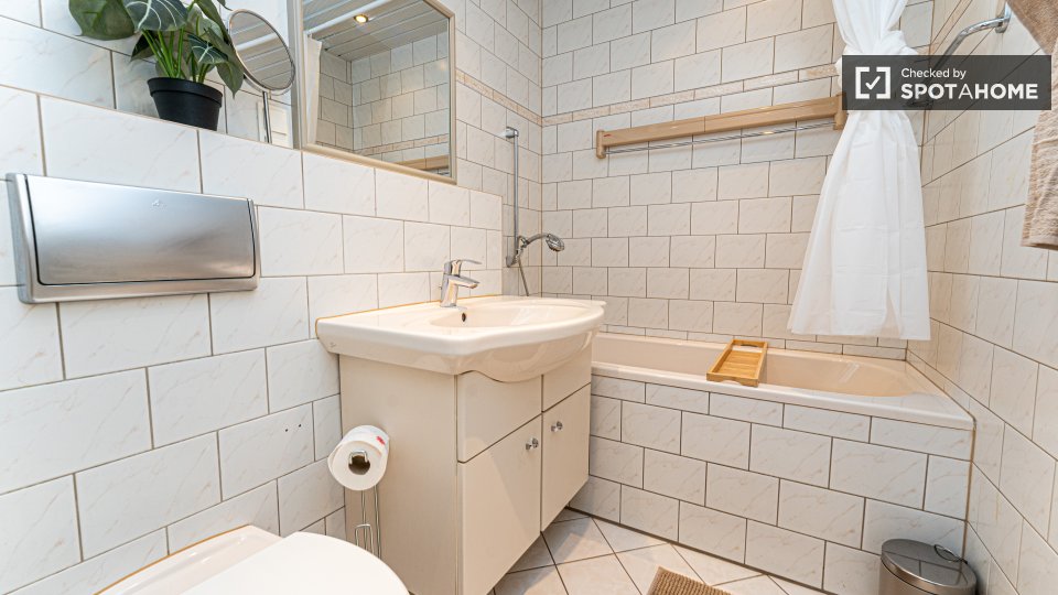 Double room Berlin, 7 beds, 115m² — photo 14