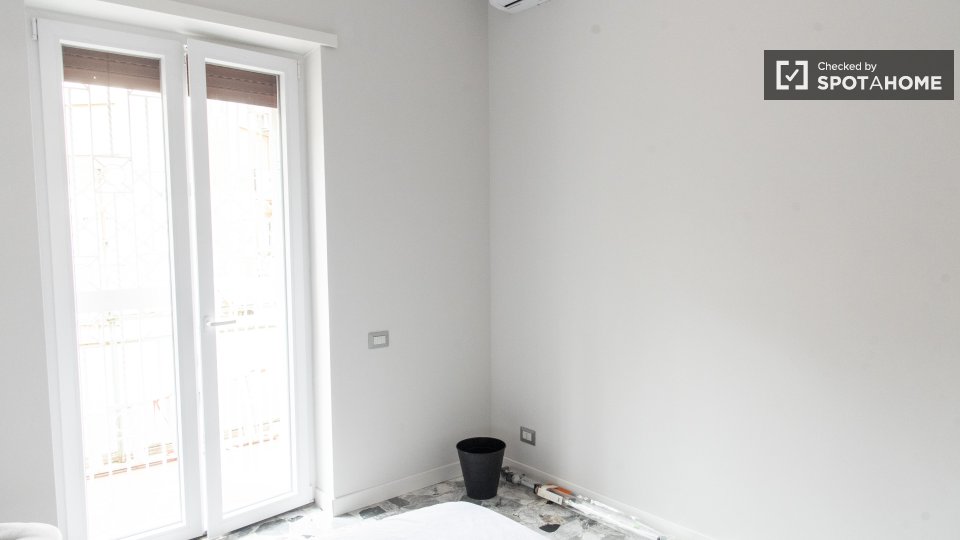 Double room Rome, 3 beds — photo 9
