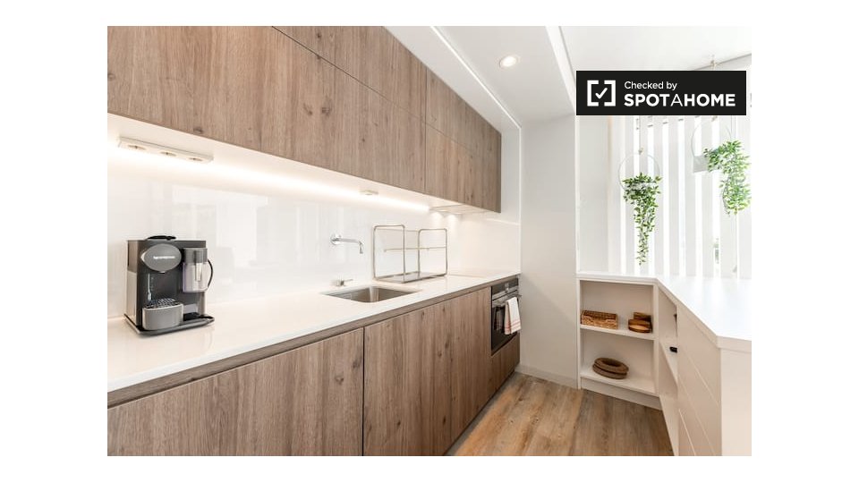 Apartment Lisbon, 2 beds — photo 13