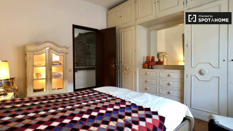 Double room Lisbon, 5 beds, 200m² — photo 2