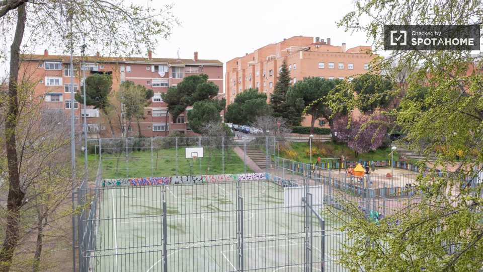 Double room Madrid, 5 beds, 110m² — photo 15
