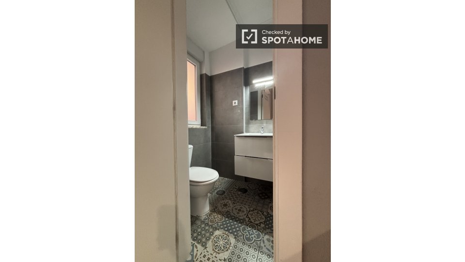 Double room Lisbon, 4 beds, 85m² — photo 45