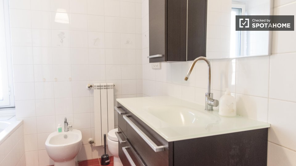 Double room Rome, 3 beds, 90m² — photo 38