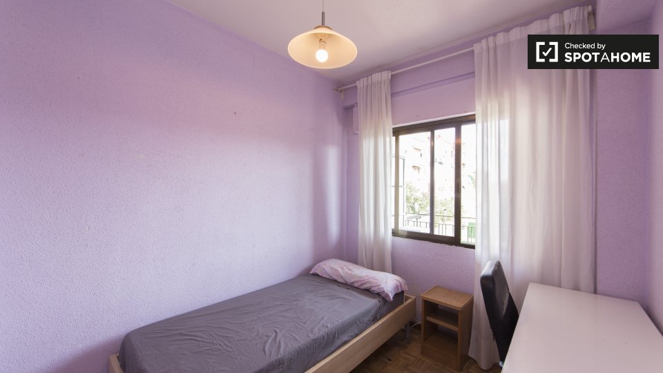 Double room Madrid, 4 beds, 140m² — photo 1