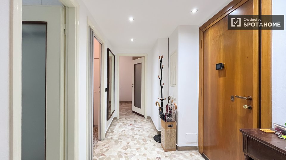 Double room Milan, 2 beds — photo 17