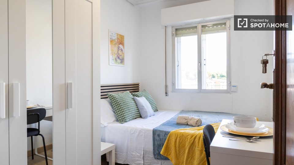 Double room Madrid, 4 beds — photo 15
