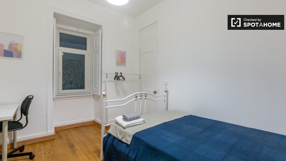Double room Lisbon, 6 beds, 120m² — photo 14