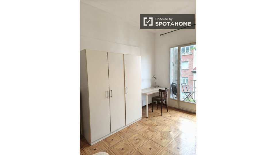 Habitación compartida de 6 habitaciones en Palacio, Madrid