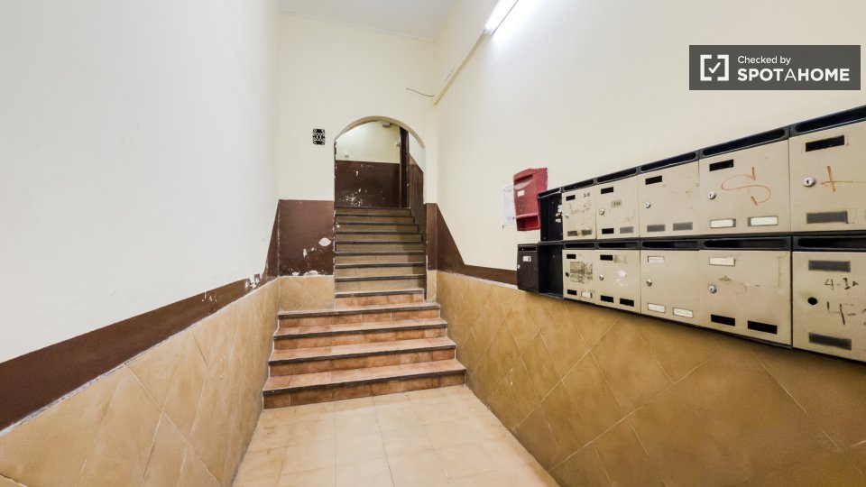 Double room Barcelona, 2 beds, 50m² — photo 18