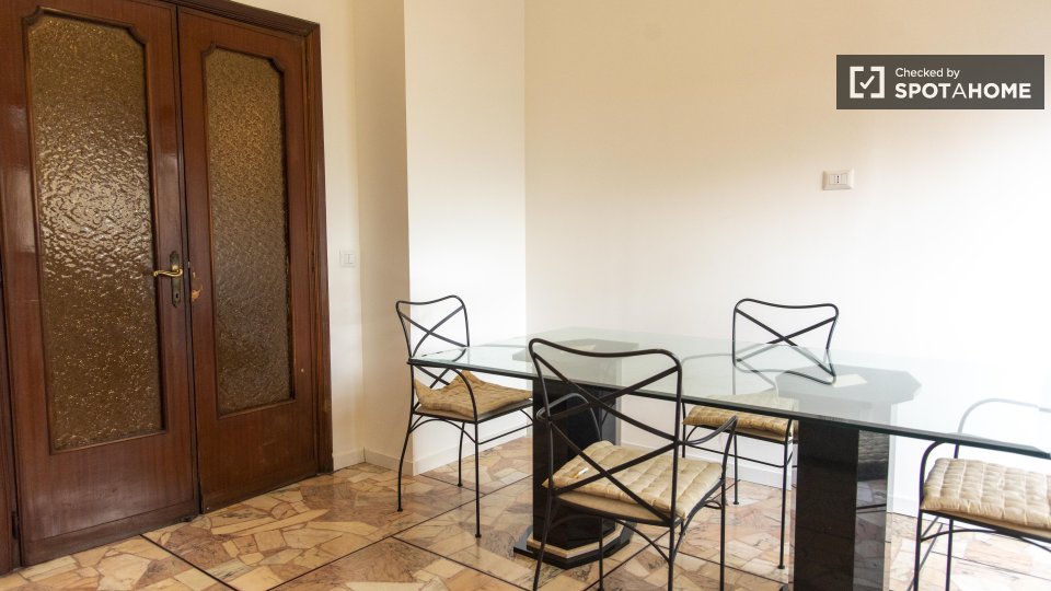 Double room Rome, 4 beds — photo 5