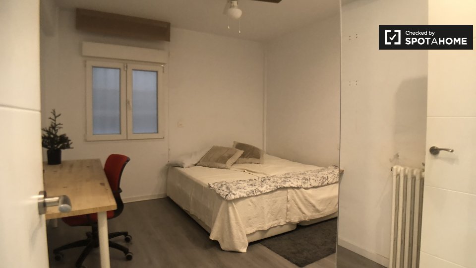 Double room Madrid, 5 beds, 150m² — photo 20