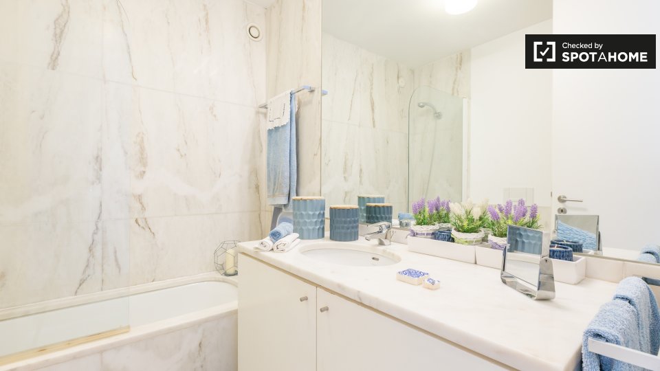 Double room Lisbon, 4 beds, 200m² — photo 5