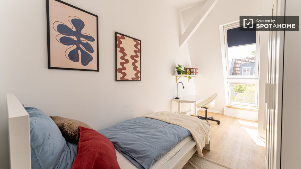Double room Berlin, 3 beds, 48m² — photo 16