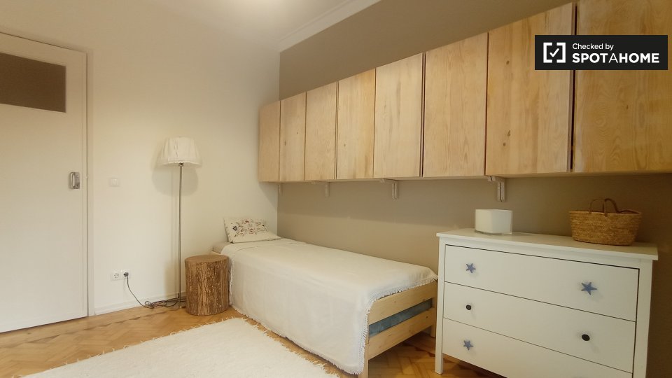 Apartment Lisbon, 2 beds, 68m² — photo 12