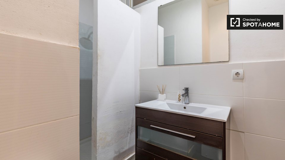 Double room Valencia, 6 beds, 100m² — photo 6