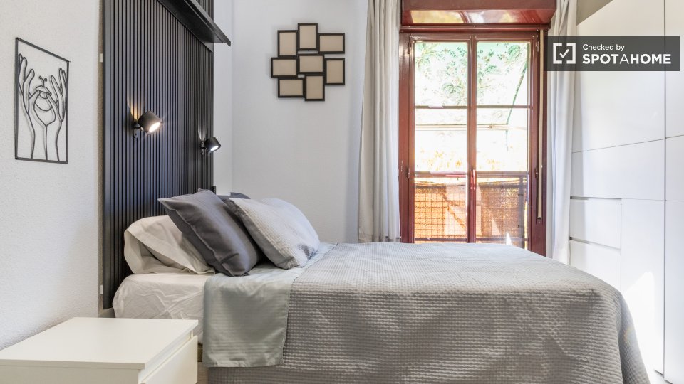 Double room Madrid, 5 beds, 101m² — photo 24