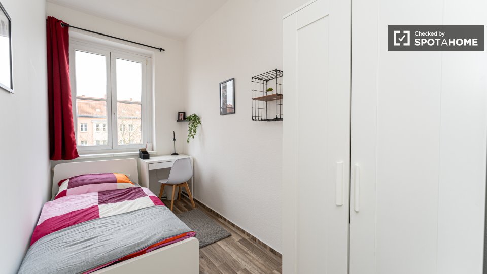 Double room Berlin, 5 beds, 69m² — photo 8